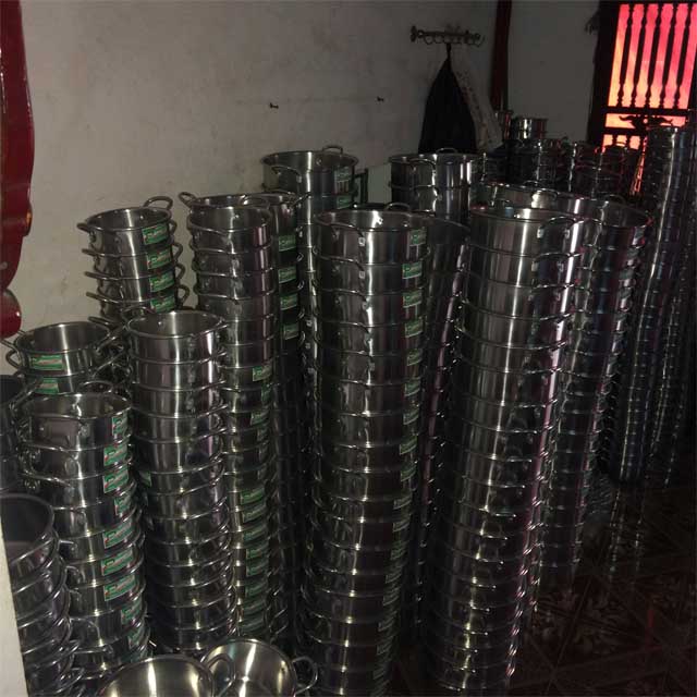 Xoong nhôm đánh bóng như Inox