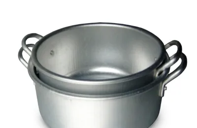 Cách làm bóng xoong nồi nhôm, mâm nhôm trưng bày ở cửa hàng
