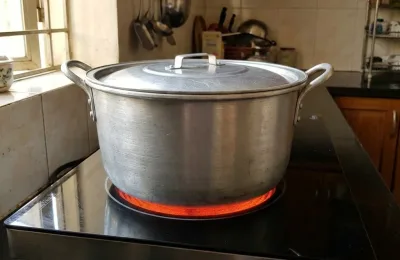 Xoong nồi nhôm có dùng được bếp hồng ngoại? Cách trả lời khách